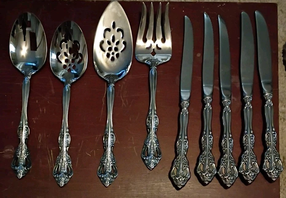 NEW Oneida Michelangelo Heirloom 18/10 9pc Serving Set Fork Spoon Knives
Opens in a new window or ta