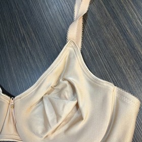NWOT Wacoal Nude Plain  36C Padless Bra With Underwire 85182 Dead stock