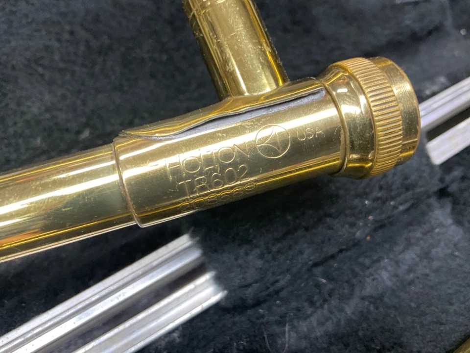 Estojo rígido vintage 1950 Holton por Leblanc TR602 TROMBONE - Imagem 2 de 4