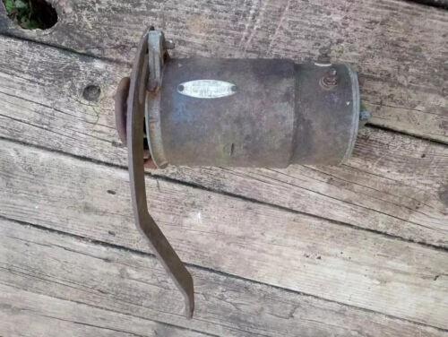 Original 1950-1952 Studebaker Commander Generator W/Bracket Delco Remy - Picture 1 of 5