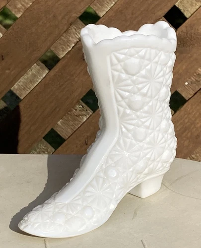 Vintage Fenton Milk Glass Daisy Button Boot White Milk Glass Shoe Figurine 4”