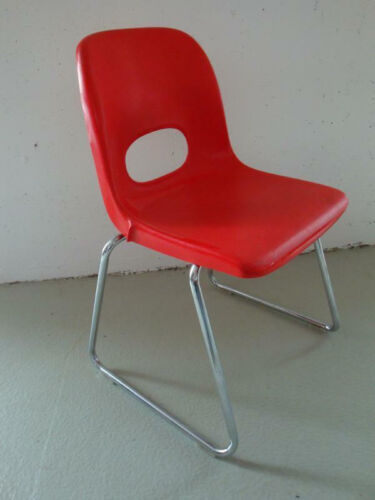 RS0119-130: design chair red Casala 1976 West Germany size 4 plastic -