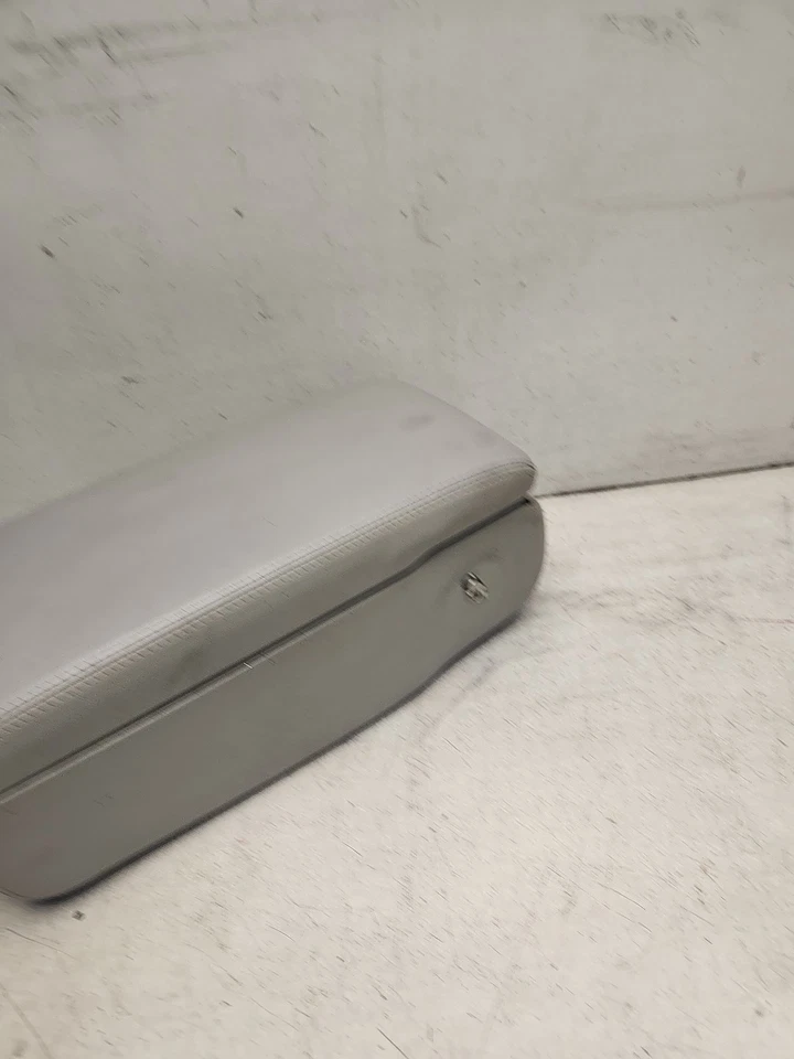 1992-1996 CAPRICE ROADMASTER IMPALA CADILLAC LEATHER CENTER CONSOLE ARMREST G182 - Image 3 of 4