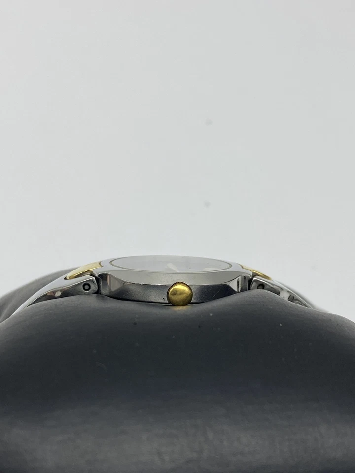 Reloj suizo de cuarzo para mujer Movado 24 mm WR Foto 2 de 4