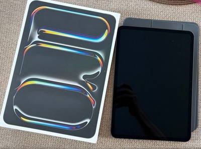 Apple iPad Pro 11-inch M5 Chip 256GB Wi-Fi Space Black - Excellent