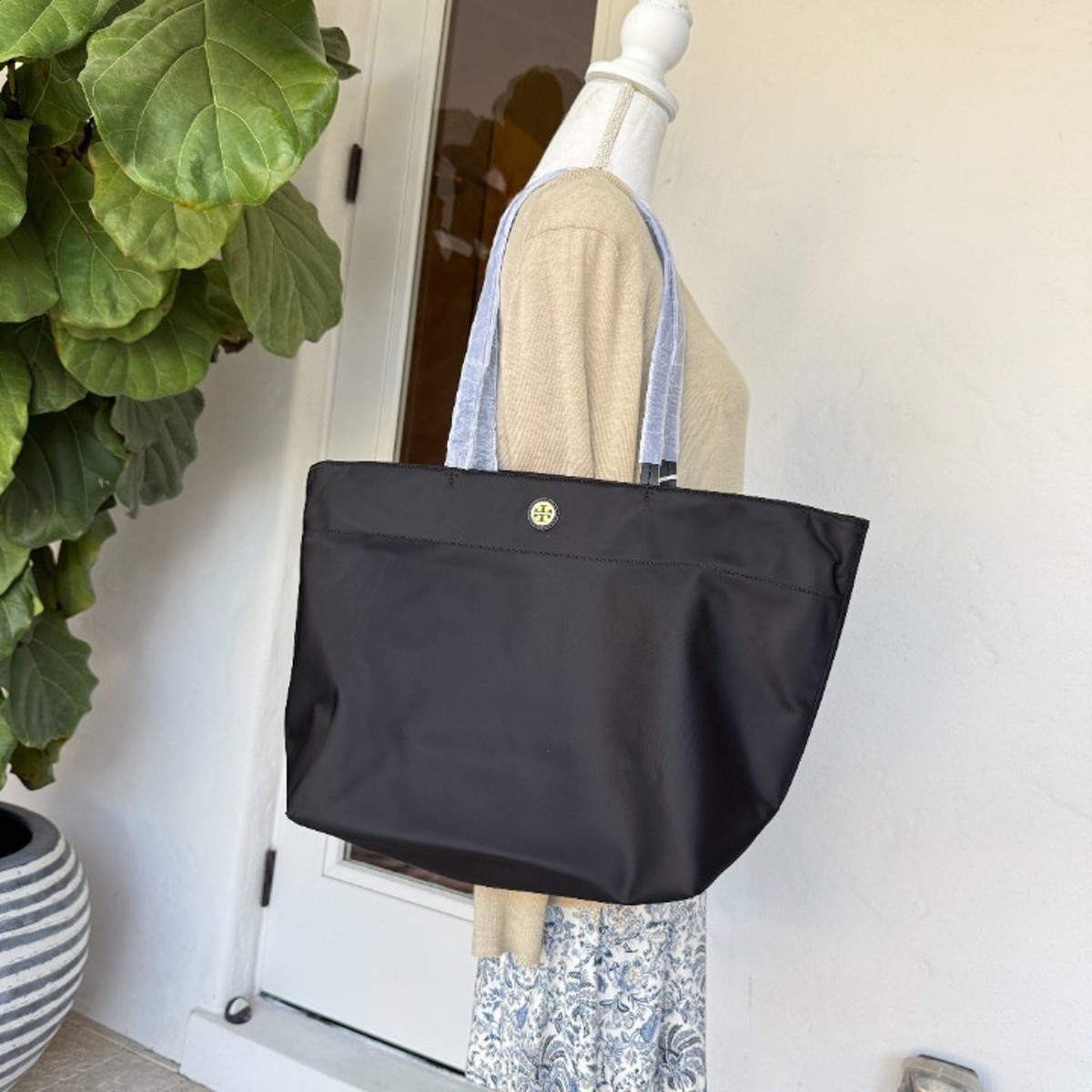定番★Tory Burch Large Tote 166469 A4サイズ収納可 Tory Burch Nylon Large Tote 166469 In Black | eBay