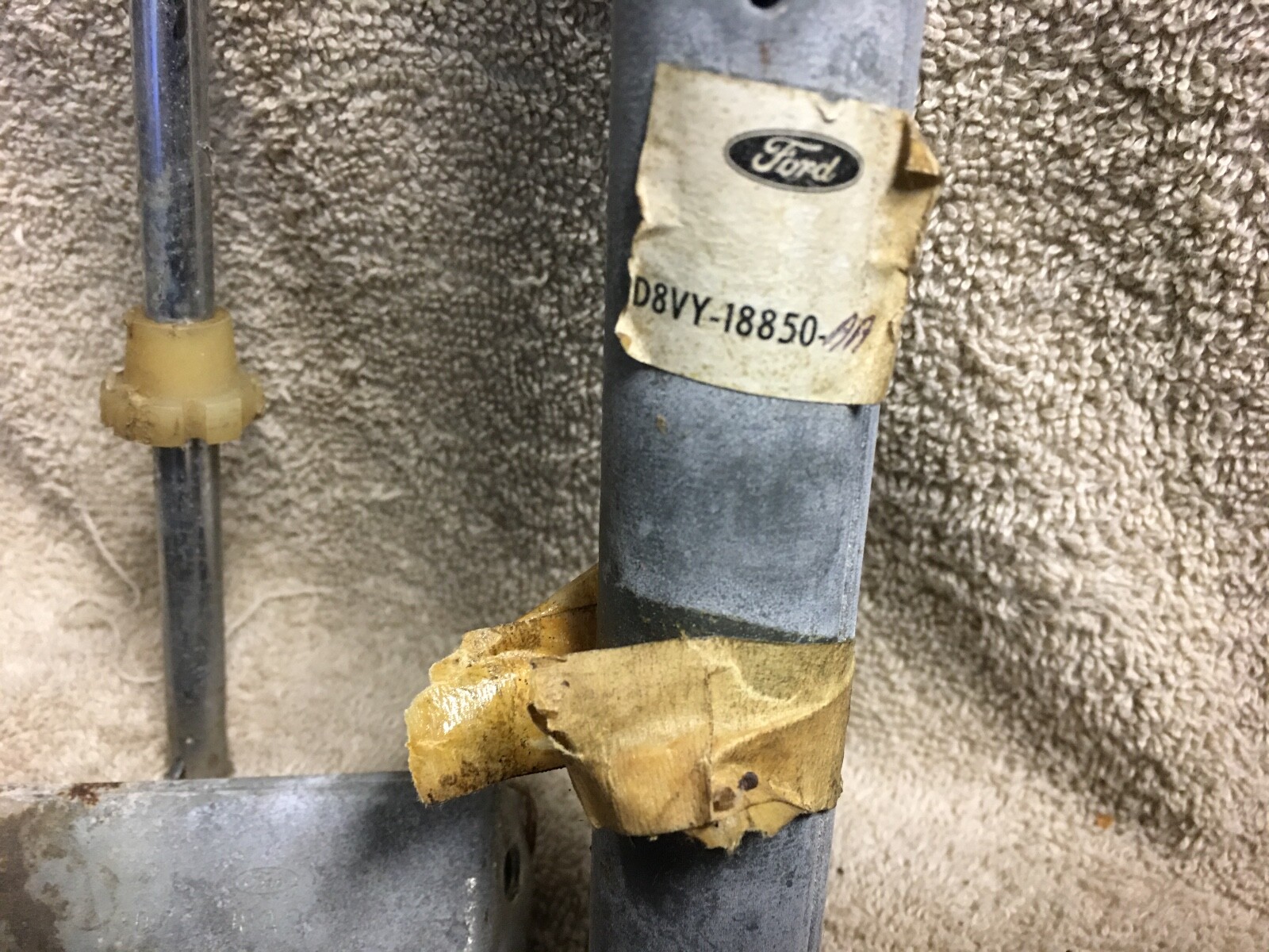 FORD D8VY18850AB 19751979 LINCOLN CONTINENTAL POWER RADIO ANTENNA