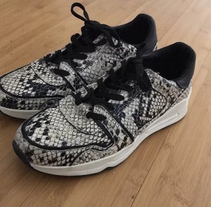 steve madden snakeskin shoes