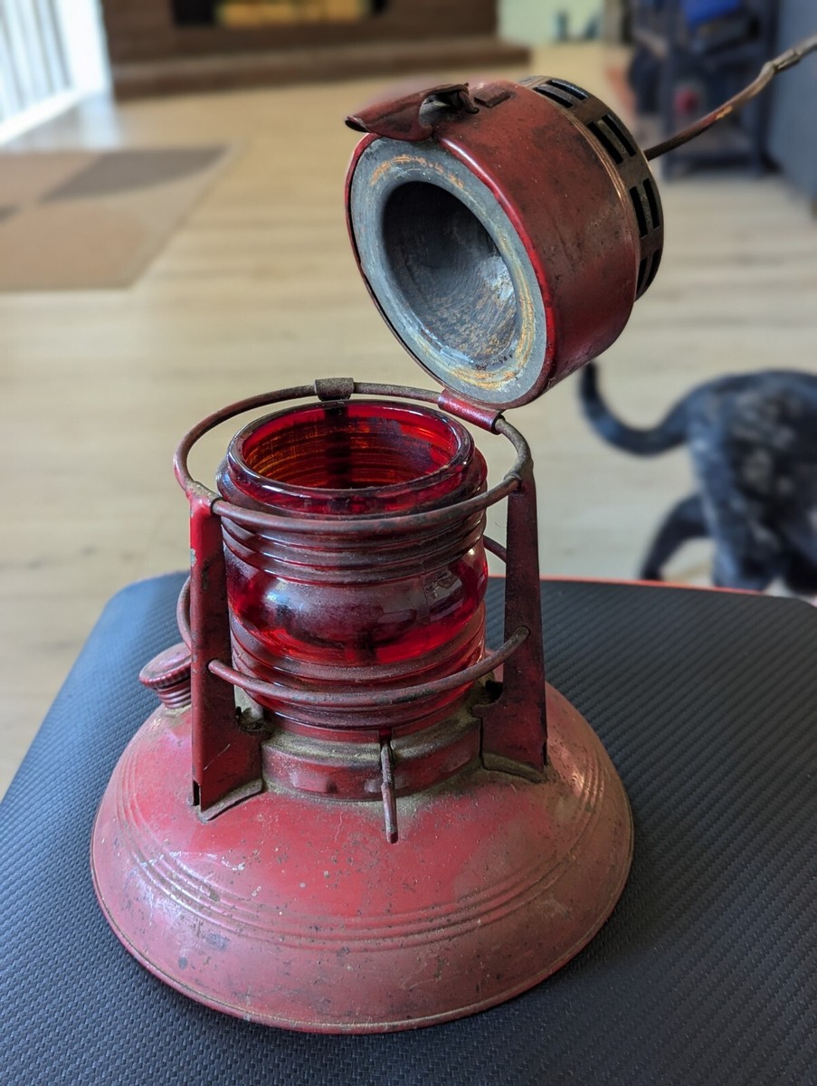 VINTAGE Embury Lantern No. 40 Traffic Gard Warsaw, NY Embury