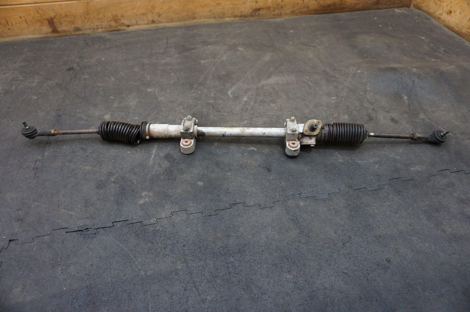 Steering Gear Rack & Pinion Assembly OEM 108841 Ferrari 308 Gtsi 1980 *Note*