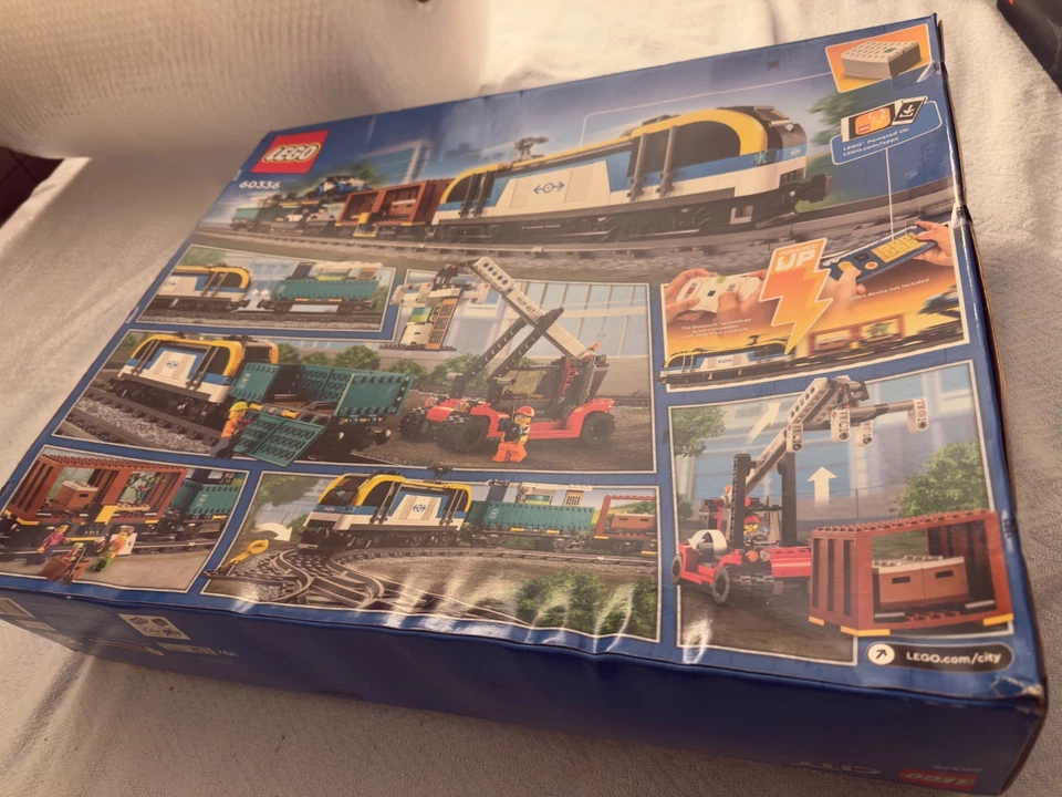LEGO CITY: Freight Train (60336) new in slightly damaged box (see pictures) - Image 3 of 4