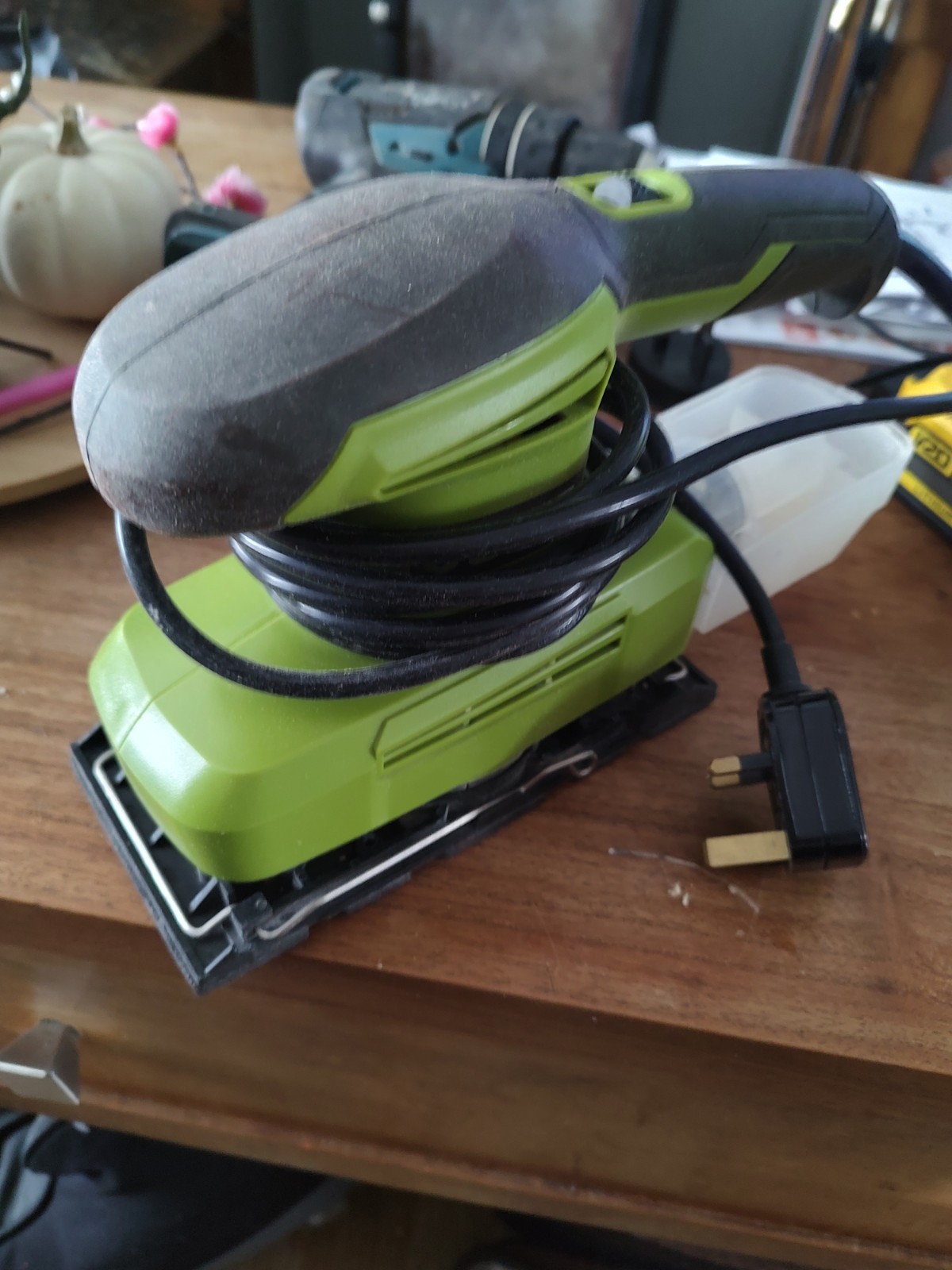 Guild 1/3 Sheet Sander 200W with Hook and Loop System