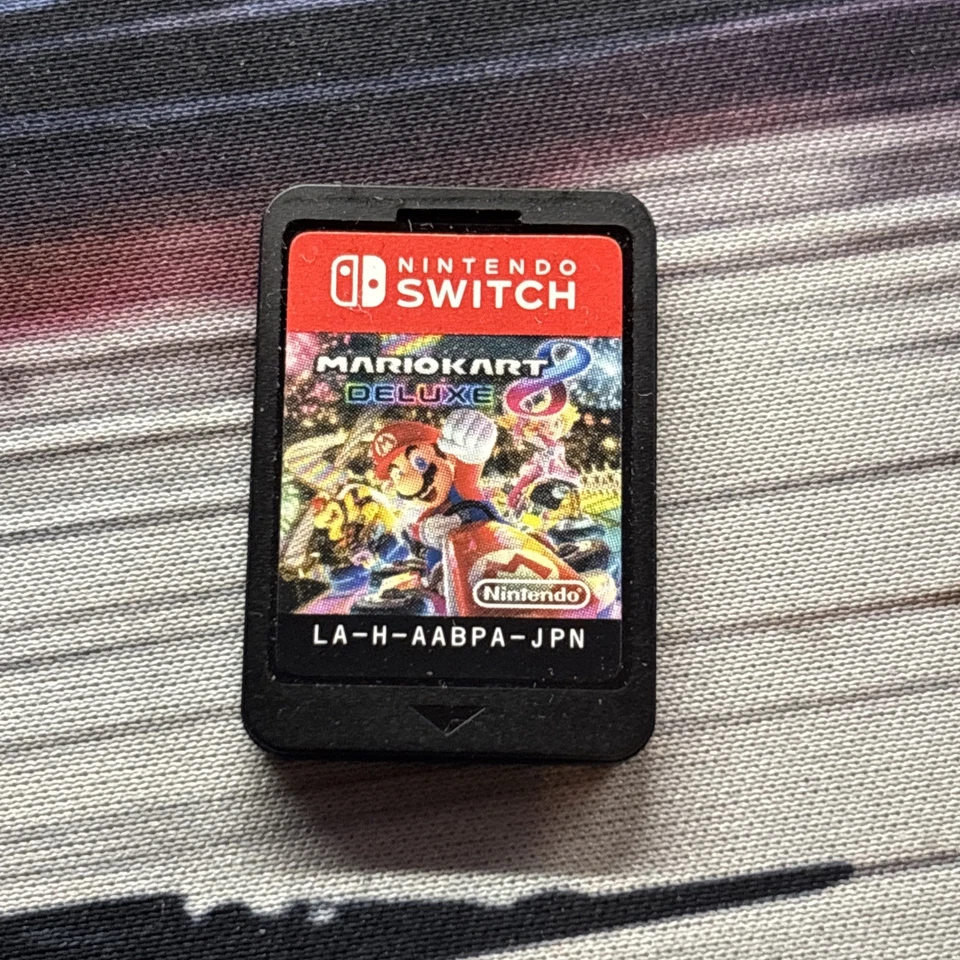 Nintendo Mario Kart 8 Deluxe (Nintendo Switch, 2017), photo 1 of 2