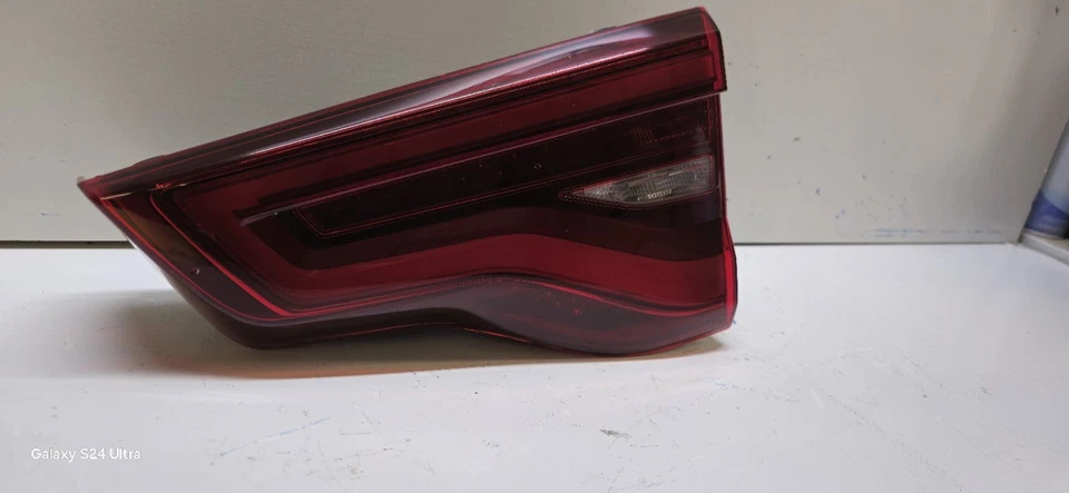 BMW X3 RH W/LED BACK UP TAIL LIGHT OEM NICE NO DAMAGE #63219853380 - Image 3 of 4