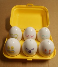 Tomy 1993 Hide N Squeak Eggs with Carton Shape Color Sorting Toy P11