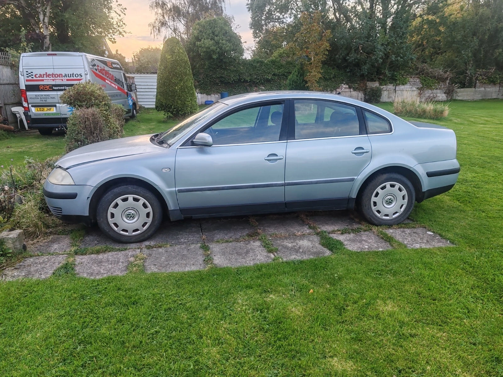 2003 Volkswagen Passat S saloon towbar 1.9L tdi RED DI minor repair needed - Picture 1 of 14