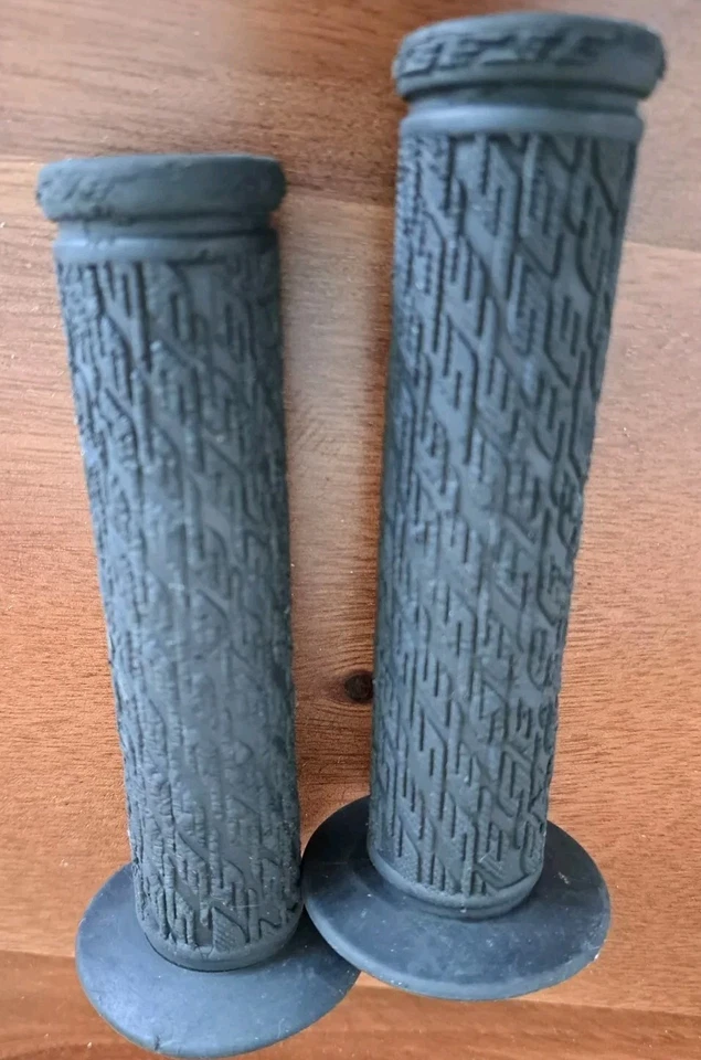 Empuñaduras Old School BMX SE Innovations Racing BMX Foto 4 de 4