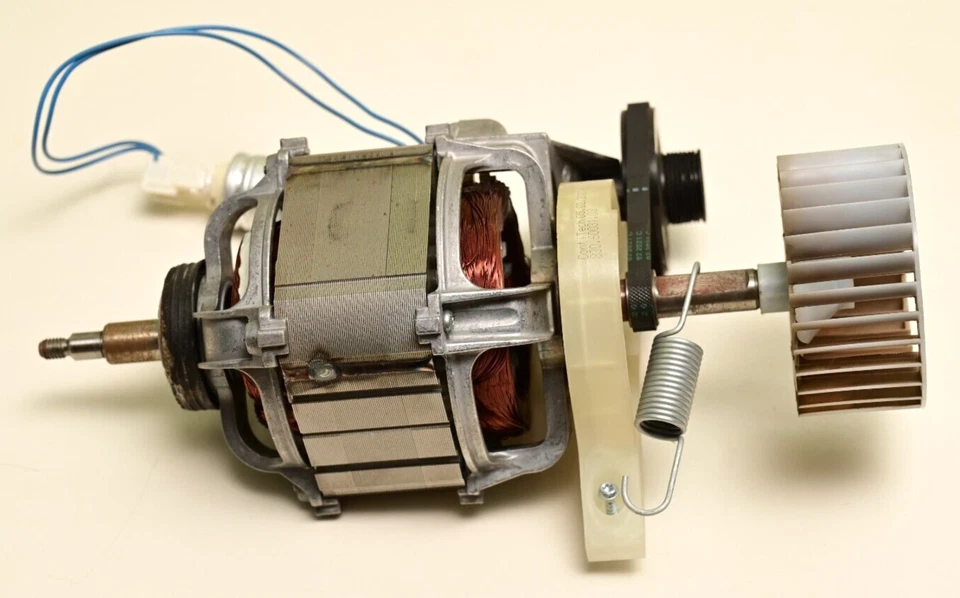 Motor de accionamiento/ventilador de secadora Bosch serie 300 con condensador 830.60031.03 Foto 2 de 4