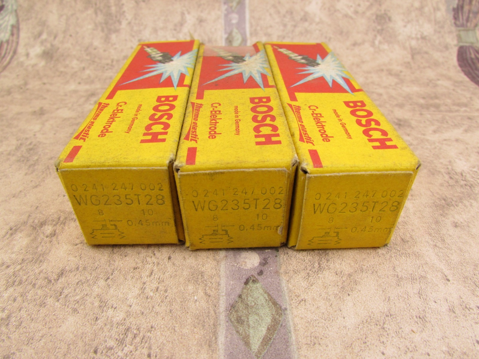 3 PACK Vintage Bosch WG235T28 Spark Plugs, Made In Germany