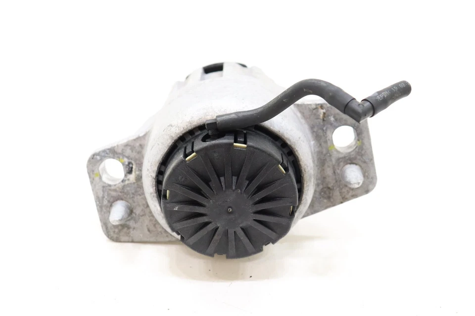 2018 - 2020 LAND ROVER VELAR 2.0L ENGINE RIGHT MOUNT BRACKET OEM JK836A002GB - Image 3 of 4