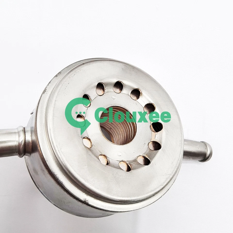 OEM Oil Cooler Assembly 21305-ZQ53A For Nissan Armada Pathfinder Titan Foto 2 de 4