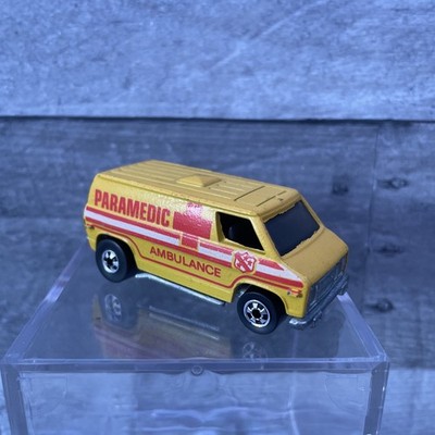 Hot Wheels Redline Super Van Paramedic Ambulance - Yellow - Hong