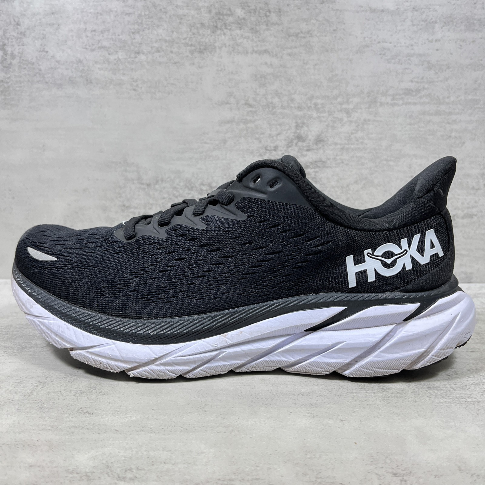 Hoka One One Clifton 8 Running Shoes - Women's Size 7 D Wide - Black