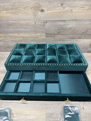 Gucci Vintage Green Velvet Watch Jewelry Store Display Case Bee