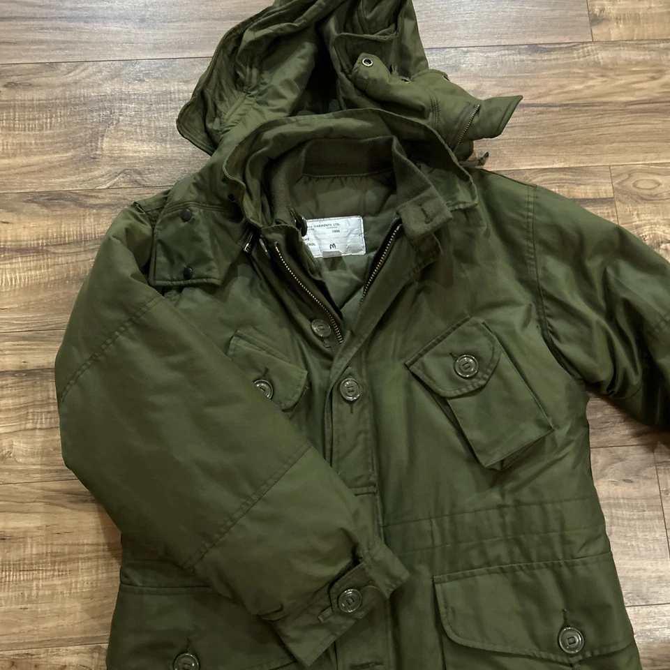 Parka de clima frio extremo exército canadense vintage em perfeito estado com forro e capuz média - Imagem 4 de 4