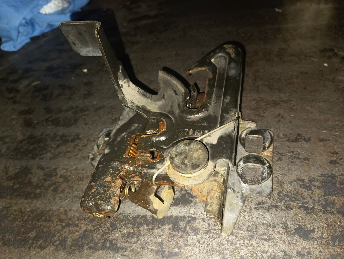 GM OEM Hood Lock Latch 15757371 Jimmy Astro Blazer Suburban GM OEM Hood Lock Latch 15757371 Jimmy Astro Blazer Suburban