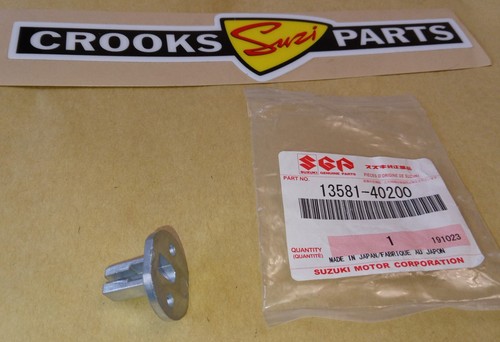 NOS 13581-40200 RM125/RM250/RM400/PE175/PE250 etc. Throttle Valve Needle Holder - Picture 2 of 9