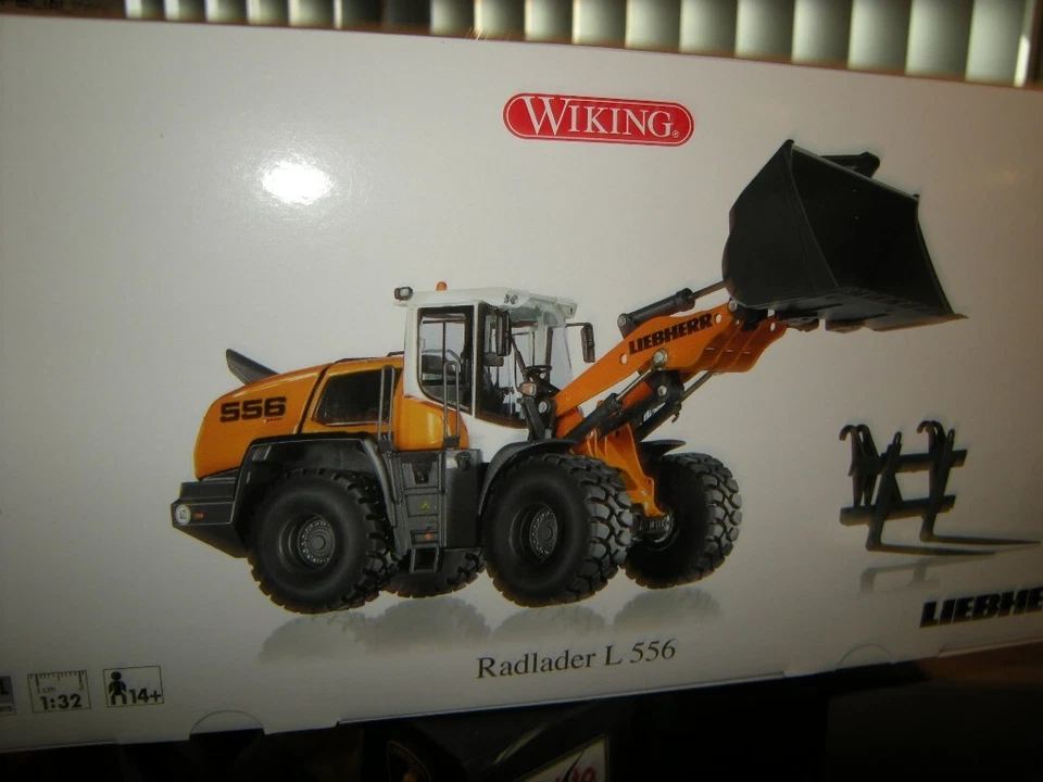 1:32 Wiking 7840 "Liebherr Radlader L 556 mit Schaufel und Gabel " in OVP - Bild 2 von 2