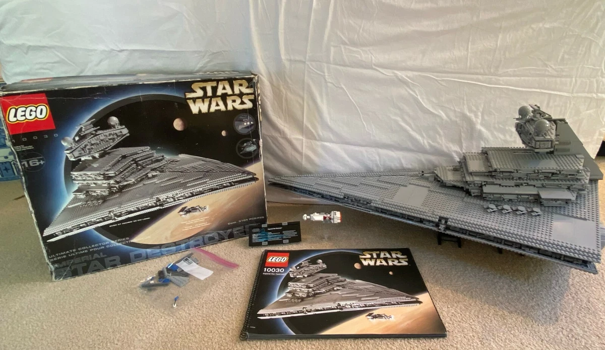 Lego Star Wars UCS Imperial Star Destroyer (10030)