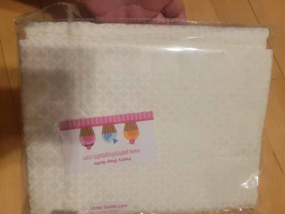 Figuras de Navidad II~~Higuera y Co-Moda~Tonal Blanco 108" X 45" 3 Yardas Foto 2 de 3