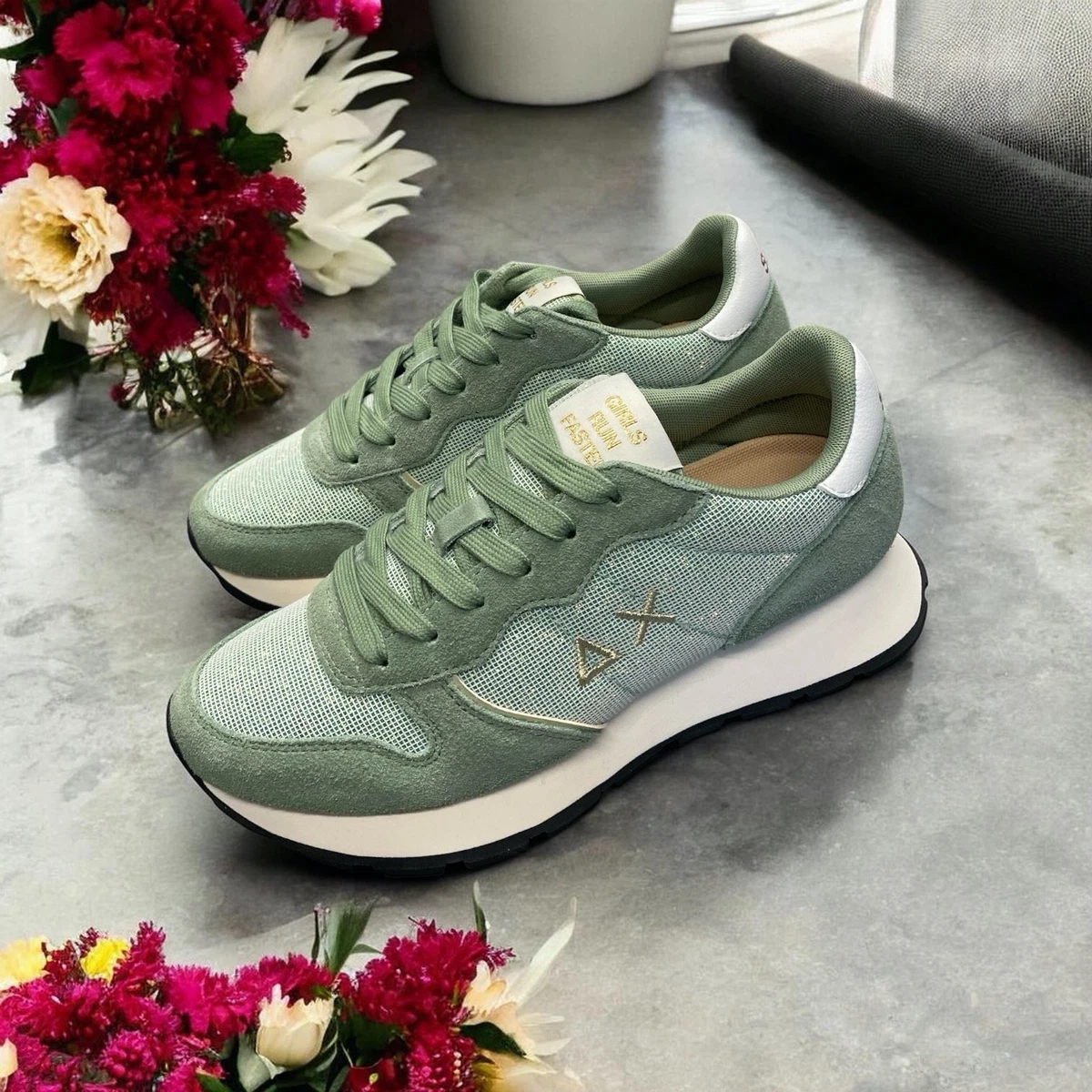 VaiKanhai Scarpe da ginnastica basse da donna 2023, estive, in memory foam, slip on air, scarpe da corsa morbide, leggere, basse, estive, in rete, comode, bianco, 39 EU