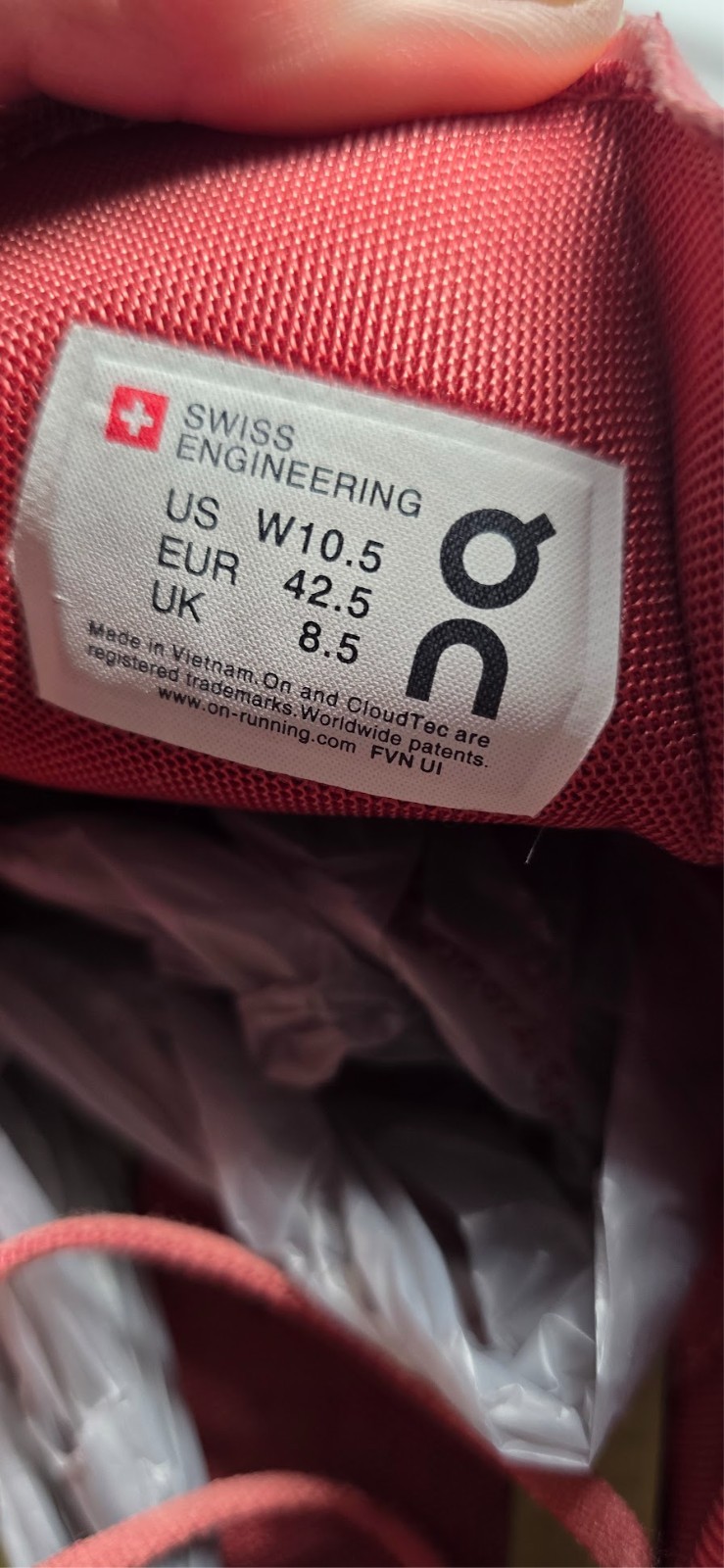 ON CLOUD Cloudflow Swiss Engineering Running Snea… - image 8