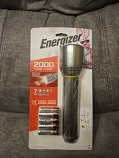 (1) ENERGIZER 2000 LUMEN FLASHLIGHT STROBE TORCH HI 4 Hr/LOW 30 HR BATTERIES INC