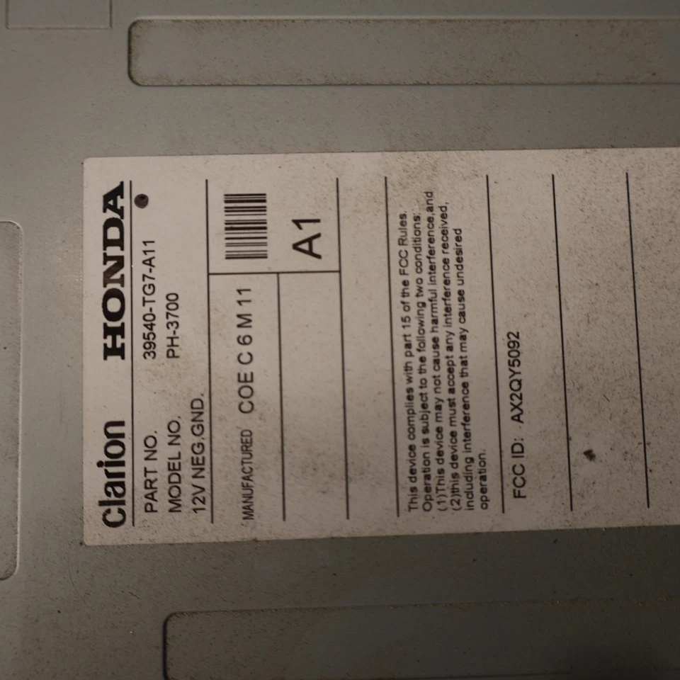 2016 - 2017 Honda Pilot Radio Receiver w/Display Screen OEM - Image 3 of 4