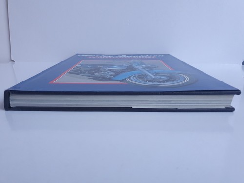 Harley Davidson, An Illustrated History: By Shaun Barrington: Hardcover: 1994 - Picture 3 of 8