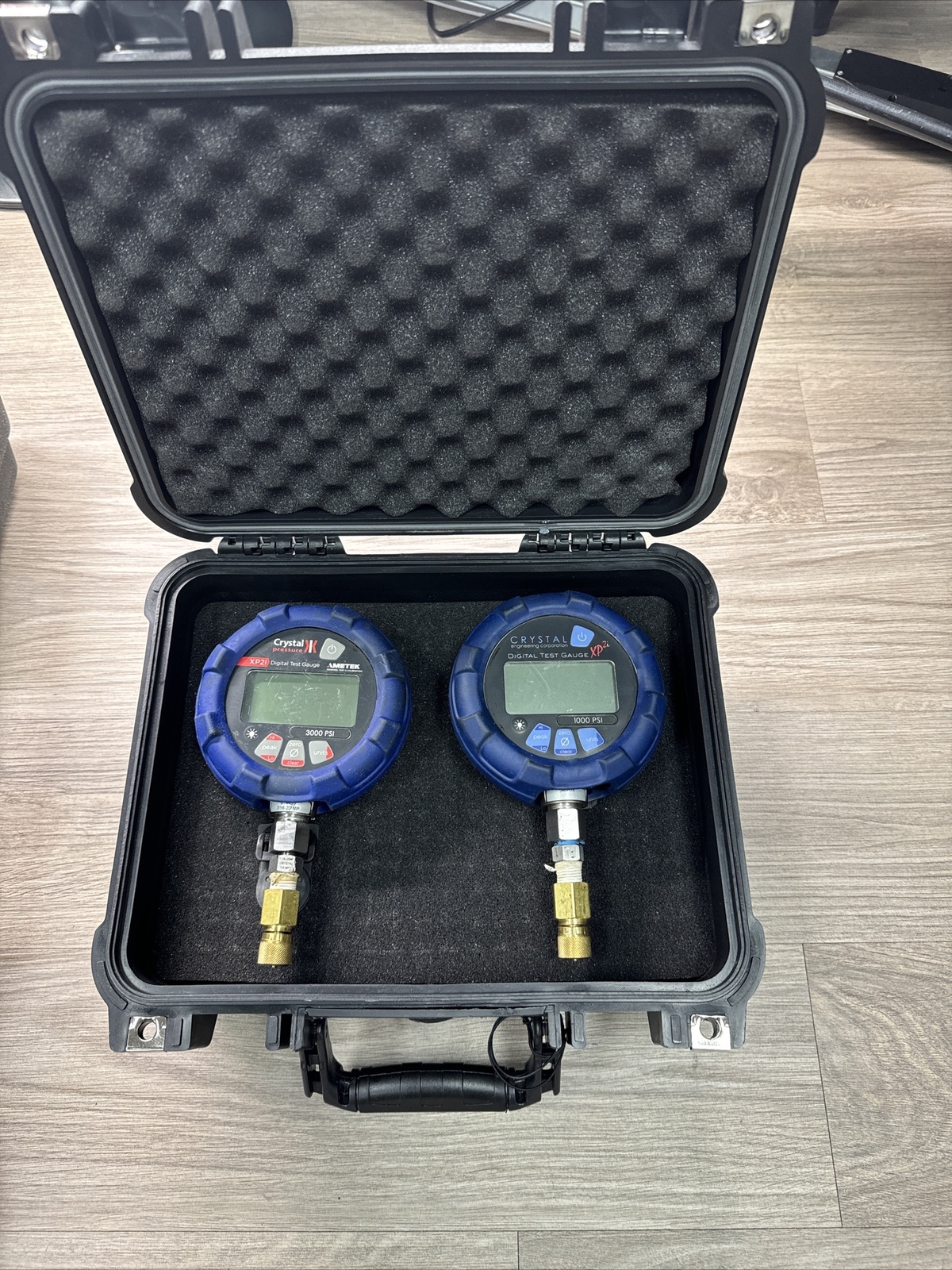 2 AMETEK CRYSTAL DIGITAL PRESSURE XP2i GAUGE 3000 PSI & 1000 PSI This Nation