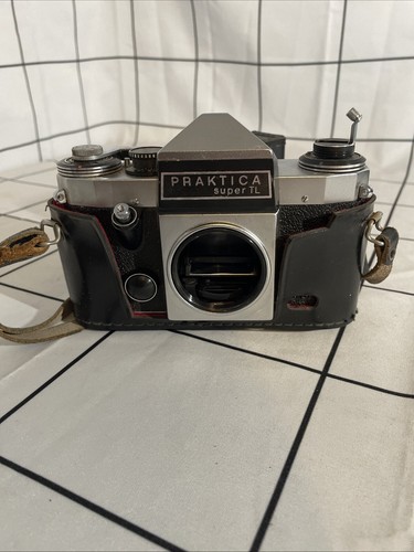 Praktica Super TL Filmkamera Shutter Fires Silver & Black 35mm Film Body