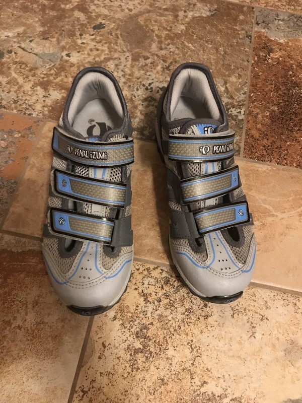 PEARL IZUMI  BIKE SHOES WOMENS SIZE 38 Cycling Bicycling Shoes