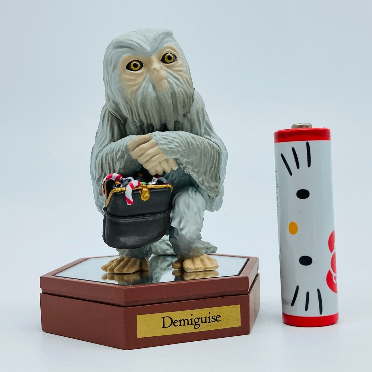 Fantastic Beasts Demiguise フィギュア s-l1200.jpg
