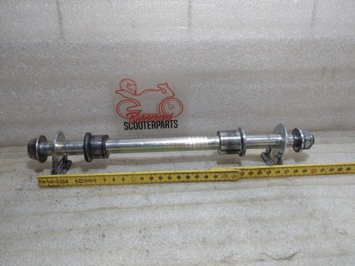 Achse Hyosung Naked GT 125 Hinterrad +Hülsen