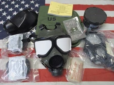 US Military M40 Gas Mask, Size Small, 40MM FILTER w. BAG (NWOT) Clear/Dark Lens