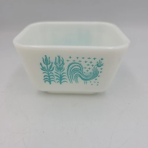 Pyrex Amish Butterprint 501B Refrigerator Dish 1.5 Cup Turquoise White USA