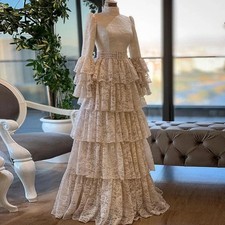 Elegant Muslim Lace Evening Dresses Tiered Ruffles Long Sleeve Formal Event Gown