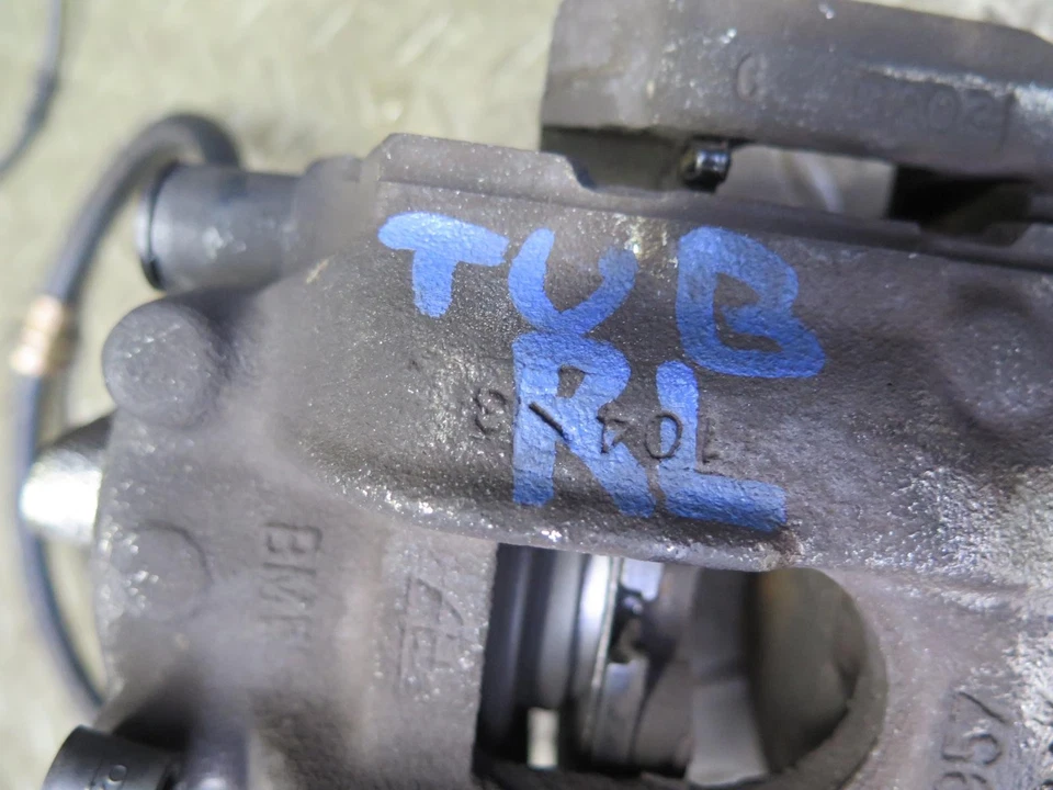 01-06 BMW E46 330i 330Ci RWD SET OF 2 REAR LEFT & RIGHT BRAKE CALIPER OEM - Image 2 of 4