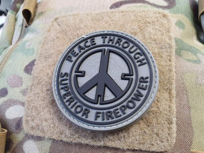 Peace Patch, ''PEACE THROUGH SUPERIOR FIREPOWER'', steingrau oliv, 3D Rubber Patch