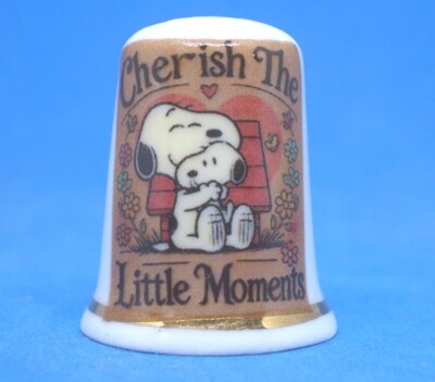 Birchcroft Porzellan Fingerhut -- Cherish the Little Moments -- kostenlose Kuppel-Geschenkbox